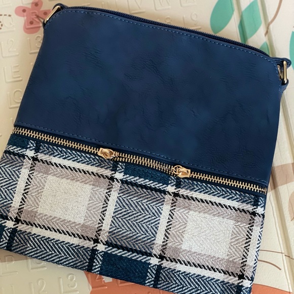 Blue & Plaid cross body purses 9”x9” - Picture 4 of 6